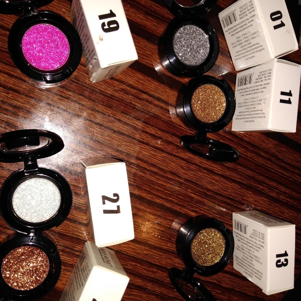 Eyeshadow - Picture 4 of 8